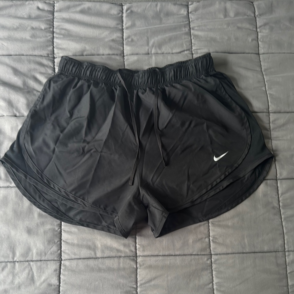 Nike Black Medium Athletic Shorts Lightweight Design